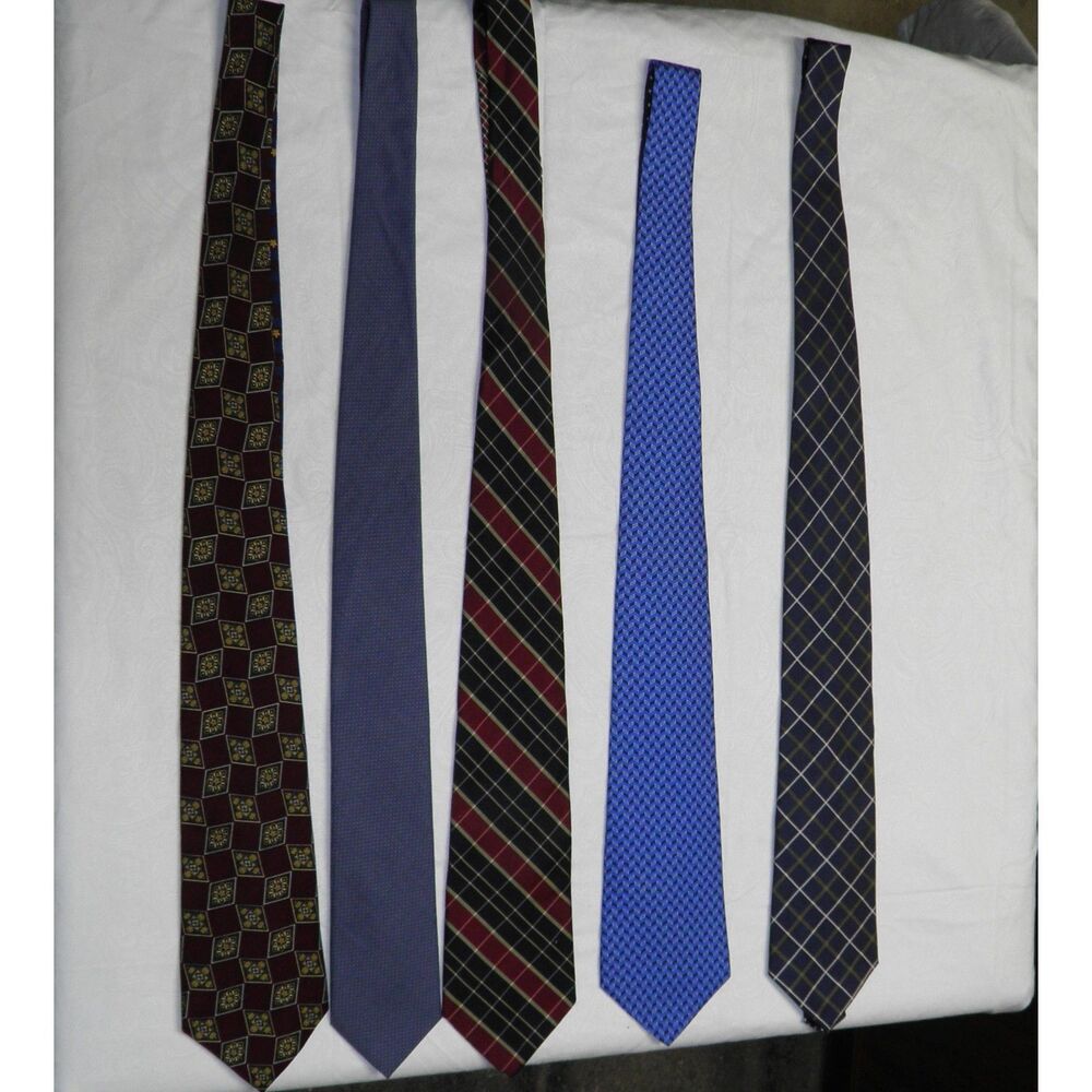 Lot of 5 Mens Neck Ties. Tommy Hilfiger,1  100% Silk , 1 100% cotton